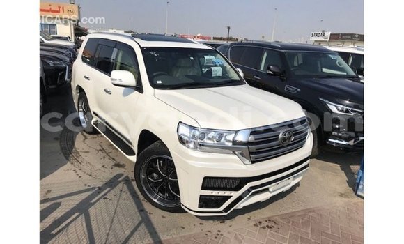 Nunua Imported Toyota Land Cruiser Nyeupe Gari ndani ya Import - Dubai nchini Zambia Nunua Imported Toyota Land Cruiser Nyeupe Gari ndani ya Import - Dubai nchini Zambia