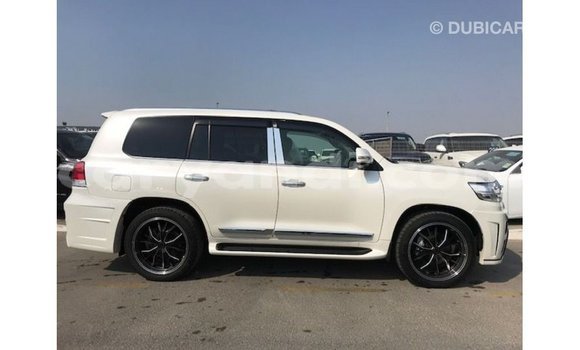 Nunua Imported Toyota Land Cruiser Nyeupe Gari ndani ya Import - Dubai nchini Zambia Nunua Imported Toyota Land Cruiser Nyeupe Gari ndani ya Import - Dubai nchini Zambia