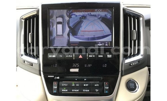 Nunua Imported Toyota Land Cruiser Nyeupe Gari ndani ya Import - Dubai nchini Zambia Nunua Imported Toyota Land Cruiser Nyeupe Gari ndani ya Import - Dubai nchini Zambia