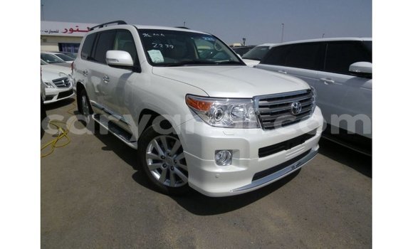 Nunua Imported Toyota Land Cruiser Nyeupe Gari ndani ya Import - Dubai nchini Zambia Nunua Imported Toyota Land Cruiser Nyeupe Gari ndani ya Import - Dubai nchini Zambia