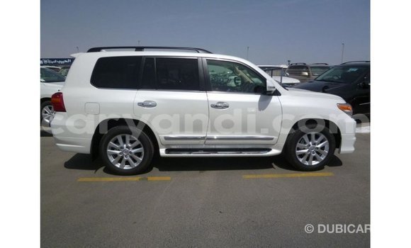 Nunua Imported Toyota Land Cruiser Nyeupe Gari ndani ya Import - Dubai nchini Zambia Nunua Imported Toyota Land Cruiser Nyeupe Gari ndani ya Import - Dubai nchini Zambia