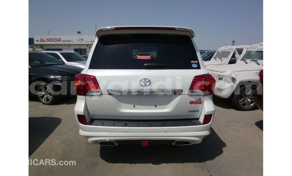 Buy Import Toyota Land Cruiser White Car in Import - Dubai in Zambia Buy Import Toyota Land Cruiser White Car in Import - Dubai in Zambia