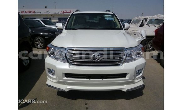 Buy Import Toyota Land Cruiser White Car in Import - Dubai in Zambia Buy Import Toyota Land Cruiser White Car in Import - Dubai in Zambia