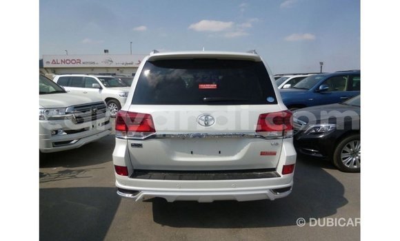 Buy Import Toyota Land Cruiser White Car in Import - Dubai in Zambia Buy Import Toyota Land Cruiser White Car in Import - Dubai in Zambia