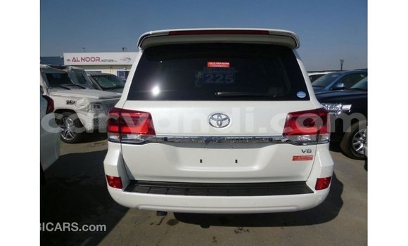 Buy Import Toyota Land Cruiser White Car in Import - Dubai in Zambia Buy Import Toyota Land Cruiser White Car in Import - Dubai in Zambia