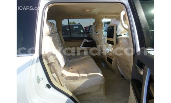 Buy Import Toyota Land Cruiser White Car in Import - Dubai in Zambia Buy Import Toyota Land Cruiser White Car in Import - Dubai in Zambia