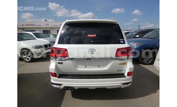 Buy Import Toyota Land Cruiser White Car in Import - Dubai in Zambia Buy Import Toyota Land Cruiser White Car in Import - Dubai in Zambia