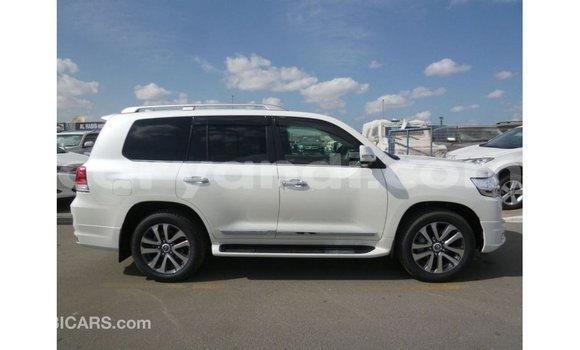 Buy Import Toyota Land Cruiser White Car in Import - Dubai in Zambia Buy Import Toyota Land Cruiser White Car in Import - Dubai in Zambia