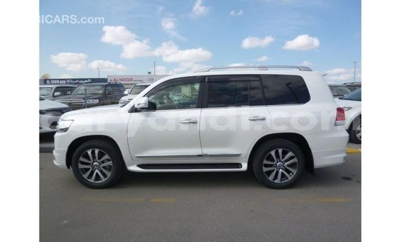 Buy Import Toyota Land Cruiser White Car in Import - Dubai in Zambia Buy Import Toyota Land Cruiser White Car in Import - Dubai in Zambia