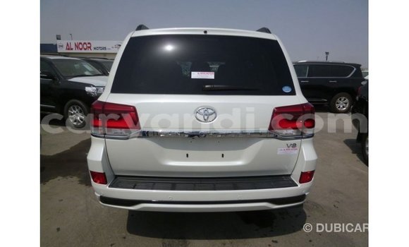 Acheter Import Voiture Toyota Land Cruiser Blanc à Import - Dubai, Zambie Acheter Import Voiture Toyota Land Cruiser Blanc à Import - Dubai, Zambie