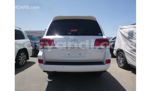 Buy Import Toyota Land Cruiser White Car in Import - Dubai in Zambia Buy Import Toyota Land Cruiser White Car in Import - Dubai in Zambia
