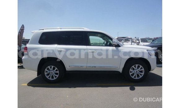 Buy Import Toyota Land Cruiser White Car in Import - Dubai in Zambia Buy Import Toyota Land Cruiser White Car in Import - Dubai in Zambia