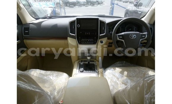Nunua Imported Toyota Land Cruiser Nyeupe Gari ndani ya Import - Dubai nchini Zambia Nunua Imported Toyota Land Cruiser Nyeupe Gari ndani ya Import - Dubai nchini Zambia