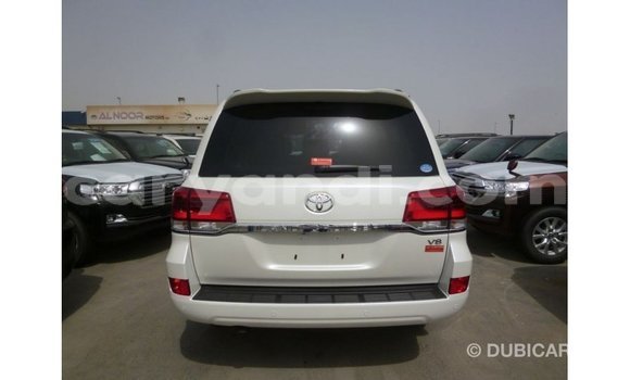 Nunua Imported Toyota Land Cruiser Nyeupe Gari ndani ya Import - Dubai nchini Zambia Nunua Imported Toyota Land Cruiser Nyeupe Gari ndani ya Import - Dubai nchini Zambia
