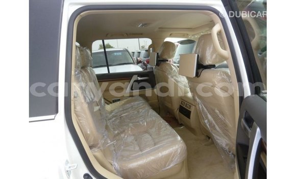Nunua Imported Toyota Land Cruiser Nyeupe Gari ndani ya Import - Dubai nchini Zambia Nunua Imported Toyota Land Cruiser Nyeupe Gari ndani ya Import - Dubai nchini Zambia