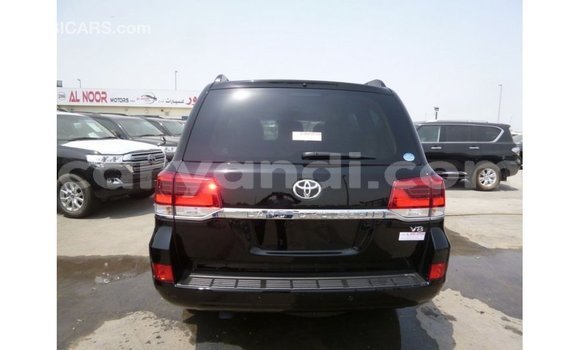 Tenga Imported Toyota Land Cruiser Nhema Mota in Import - Dubai in Zambia Tenga Imported Toyota Land Cruiser Nhema Mota in Import - Dubai in Zambia