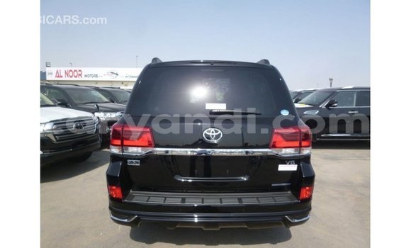 Nunua Imported Toyota Land Cruiser Nyeusi Gari ndani ya Import - Dubai nchini Zambia Nunua Imported Toyota Land Cruiser Nyeusi Gari ndani ya Import - Dubai nchini Zambia