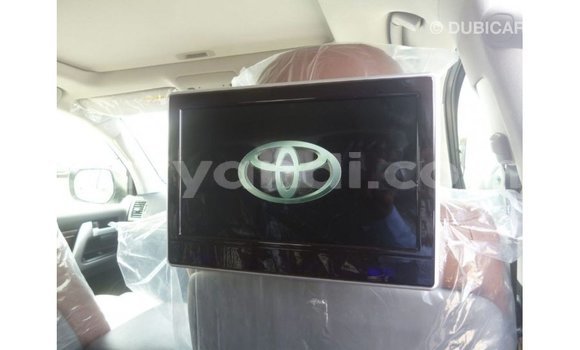 Nunua Imported Toyota Land Cruiser Nyeupe Gari ndani ya Import - Dubai nchini Zambia Nunua Imported Toyota Land Cruiser Nyeupe Gari ndani ya Import - Dubai nchini Zambia