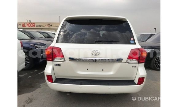 Acheter Import Voiture Toyota Land Cruiser Blanc à Import - Dubai, Zambie Acheter Import Voiture Toyota Land Cruiser Blanc à Import - Dubai, Zambie