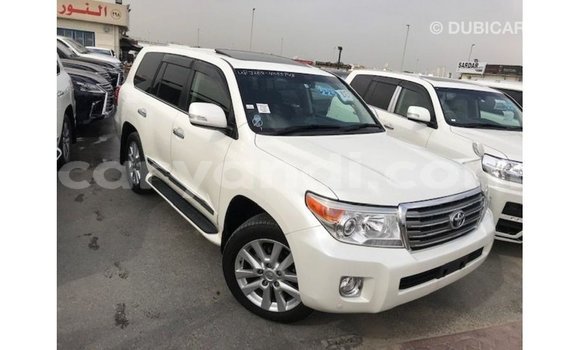 Acheter Import Voiture Toyota Land Cruiser Blanc à Import - Dubai, Zambie Acheter Import Voiture Toyota Land Cruiser Blanc à Import - Dubai, Zambie
