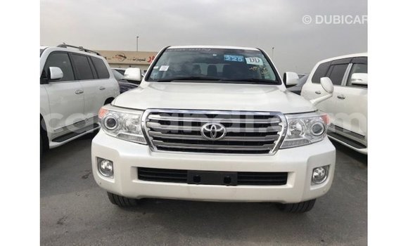 Acheter Import Voiture Toyota Land Cruiser Blanc à Import - Dubai, Zambie Acheter Import Voiture Toyota Land Cruiser Blanc à Import - Dubai, Zambie