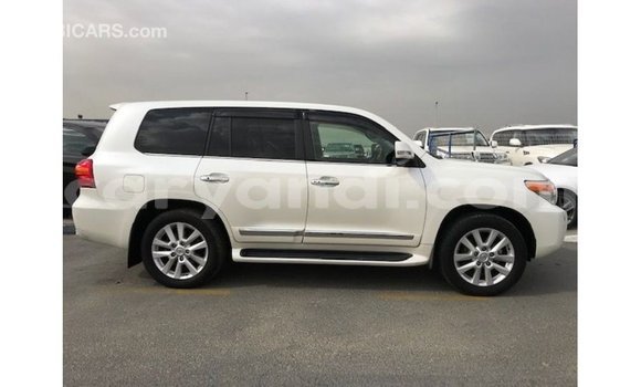 Acheter Import Voiture Toyota Land Cruiser Blanc à Import - Dubai, Zambie Acheter Import Voiture Toyota Land Cruiser Blanc à Import - Dubai, Zambie