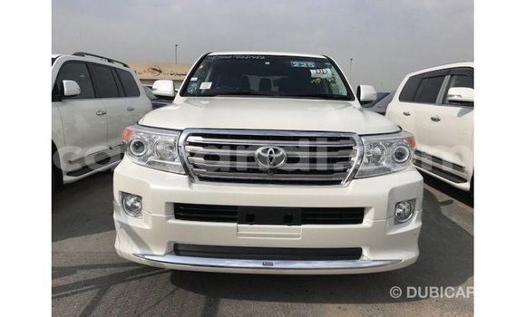 Buy Import Toyota Land Cruiser White Car in Import - Dubai in Zambia Buy Import Toyota Land Cruiser White Car in Import - Dubai in Zambia