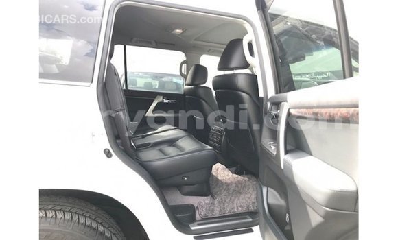 Buy Import Toyota Land Cruiser White Car in Import - Dubai in Zambia Buy Import Toyota Land Cruiser White Car in Import - Dubai in Zambia