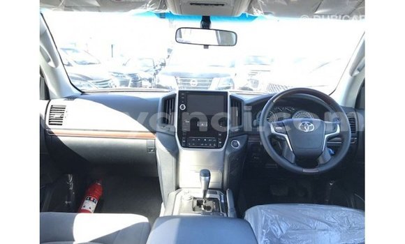 Acheter Import Voiture Toyota Land Cruiser Blanc à Import - Dubai, Zambie Acheter Import Voiture Toyota Land Cruiser Blanc à Import - Dubai, Zambie