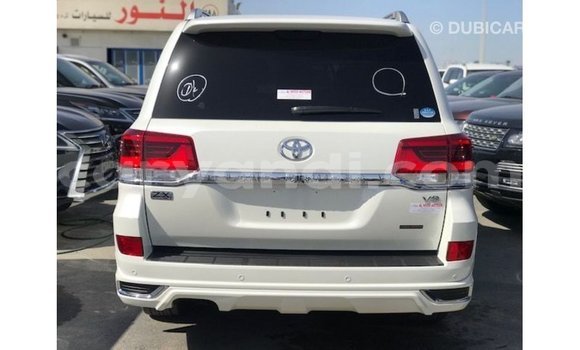 Acheter Import Voiture Toyota Land Cruiser Blanc à Import - Dubai, Zambie Acheter Import Voiture Toyota Land Cruiser Blanc à Import - Dubai, Zambie