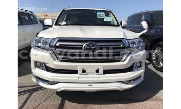 Acheter Import Voiture Toyota Land Cruiser Blanc à Import - Dubai, Zambie Acheter Import Voiture Toyota Land Cruiser Blanc à Import - Dubai, Zambie