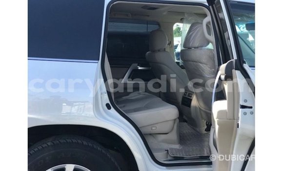 Acheter Import Voiture Toyota Land Cruiser Blanc à Import - Dubai, Zambie Acheter Import Voiture Toyota Land Cruiser Blanc à Import - Dubai, Zambie