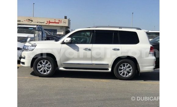 Acheter Import Voiture Toyota Land Cruiser Blanc à Import - Dubai, Zambie Acheter Import Voiture Toyota Land Cruiser Blanc à Import - Dubai, Zambie