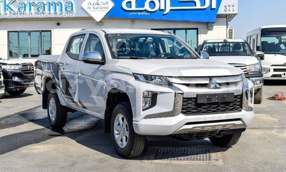 Acheter Import Voiture Mitsubishi L200 Blanc à Import - Dubai, Zambie Acheter Import Voiture Mitsubishi L200 Blanc à Import - Dubai, Zambie
