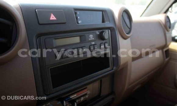 Acheter Import Voiture Toyota Land Cruiser Beige à Import - Dubai, Zambie Acheter Import Voiture Toyota Land Cruiser Beige à Import - Dubai, Zambie