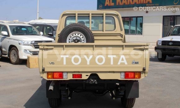 Acheter Import Voiture Toyota Land Cruiser Beige à Import - Dubai, Zambie Acheter Import Voiture Toyota Land Cruiser Beige à Import - Dubai, Zambie