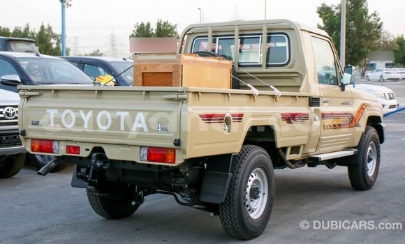 Acheter Import Voiture Toyota Land Cruiser Beige à Import - Dubai, Zambie Acheter Import Voiture Toyota Land Cruiser Beige à Import - Dubai, Zambie
