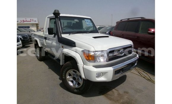 Nunua Imported Toyota Land Cruiser Nyeupe Gari ndani ya Import - Dubai nchini Zambia Nunua Imported Toyota Land Cruiser Nyeupe Gari ndani ya Import - Dubai nchini Zambia