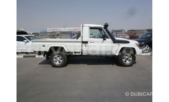 Nunua Imported Toyota Land Cruiser Nyeupe Gari ndani ya Import - Dubai nchini Zambia Nunua Imported Toyota Land Cruiser Nyeupe Gari ndani ya Import - Dubai nchini Zambia