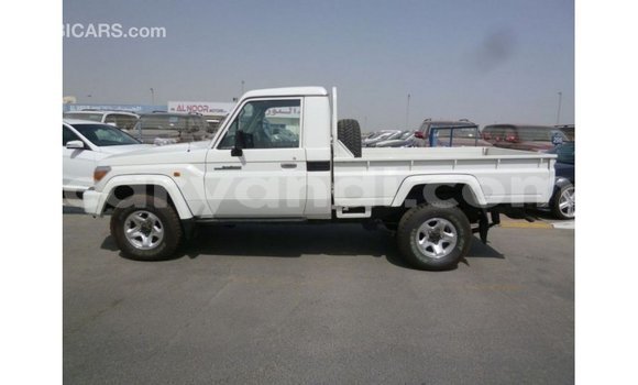 Nunua Imported Toyota Land Cruiser Nyeupe Gari ndani ya Import - Dubai nchini Zambia Nunua Imported Toyota Land Cruiser Nyeupe Gari ndani ya Import - Dubai nchini Zambia