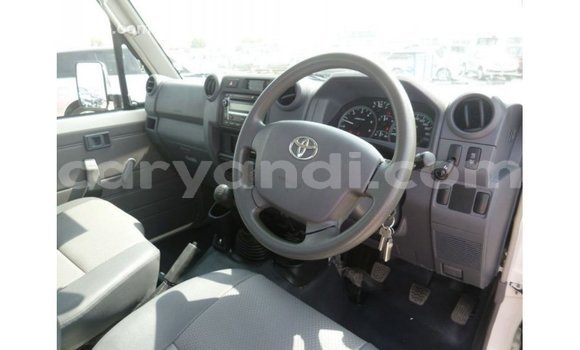Buy Import Toyota Land Cruiser White Car in Import - Dubai in Zambia Buy Import Toyota Land Cruiser White Car in Import - Dubai in Zambia
