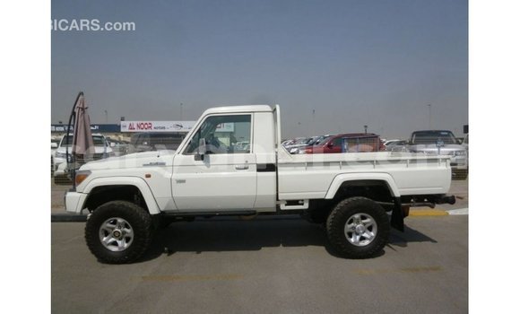 Buy Import Toyota Land Cruiser White Car in Import - Dubai in Zambia Buy Import Toyota Land Cruiser White Car in Import - Dubai in Zambia