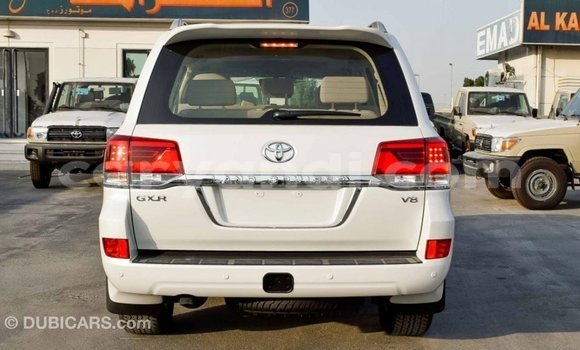 Acheter Import Voiture Toyota Land Cruiser Blanc à Import - Dubai, Zambie Acheter Import Voiture Toyota Land Cruiser Blanc à Import - Dubai, Zambie