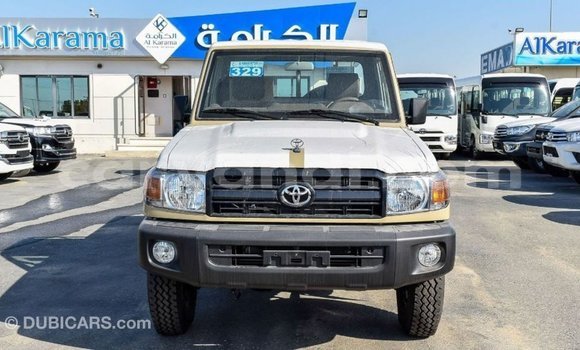 Acheter Import Voiture Toyota Land Cruiser Beige à Import - Dubai, Zambie Acheter Import Voiture Toyota Land Cruiser Beige à Import - Dubai, Zambie