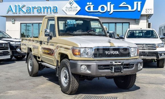 Acheter Import Voiture Toyota Land Cruiser Beige à Import - Dubai, Zambie Acheter Import Voiture Toyota Land Cruiser Beige à Import - Dubai, Zambie