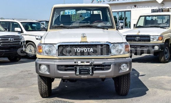 Acheter Import Voiture Toyota Land Cruiser Beige à Import - Dubai, Zambie Acheter Import Voiture Toyota Land Cruiser Beige à Import - Dubai, Zambie