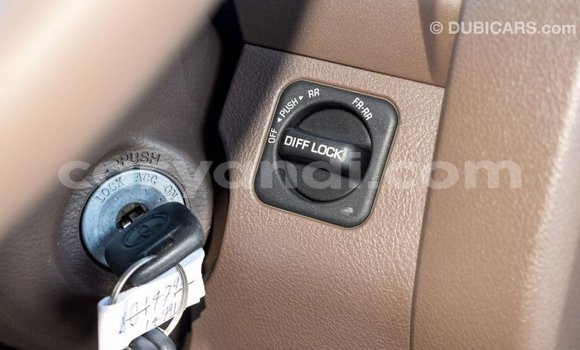 Acheter Import Voiture Toyota Land Cruiser Beige à Import - Dubai, Zambie Acheter Import Voiture Toyota Land Cruiser Beige à Import - Dubai, Zambie