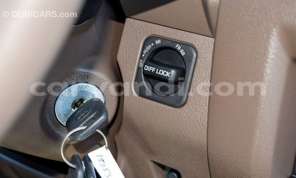 Acheter Import Voiture Toyota Land Cruiser Beige à Import - Dubai, Zambie Acheter Import Voiture Toyota Land Cruiser Beige à Import - Dubai, Zambie