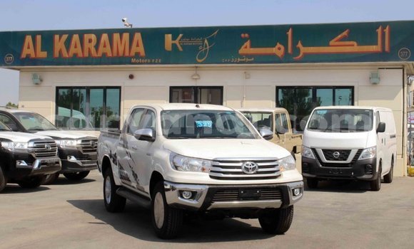 Nunua Imported Toyota Hilux Nyeupe Gari ndani ya Import - Dubai nchini Zambia Nunua Imported Toyota Hilux Nyeupe Gari ndani ya Import - Dubai nchini Zambia