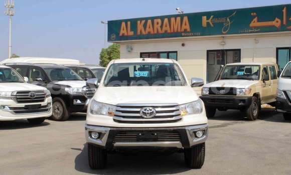 Nunua Imported Toyota Hilux Nyeupe Gari ndani ya Import - Dubai nchini Zambia Nunua Imported Toyota Hilux Nyeupe Gari ndani ya Import - Dubai nchini Zambia